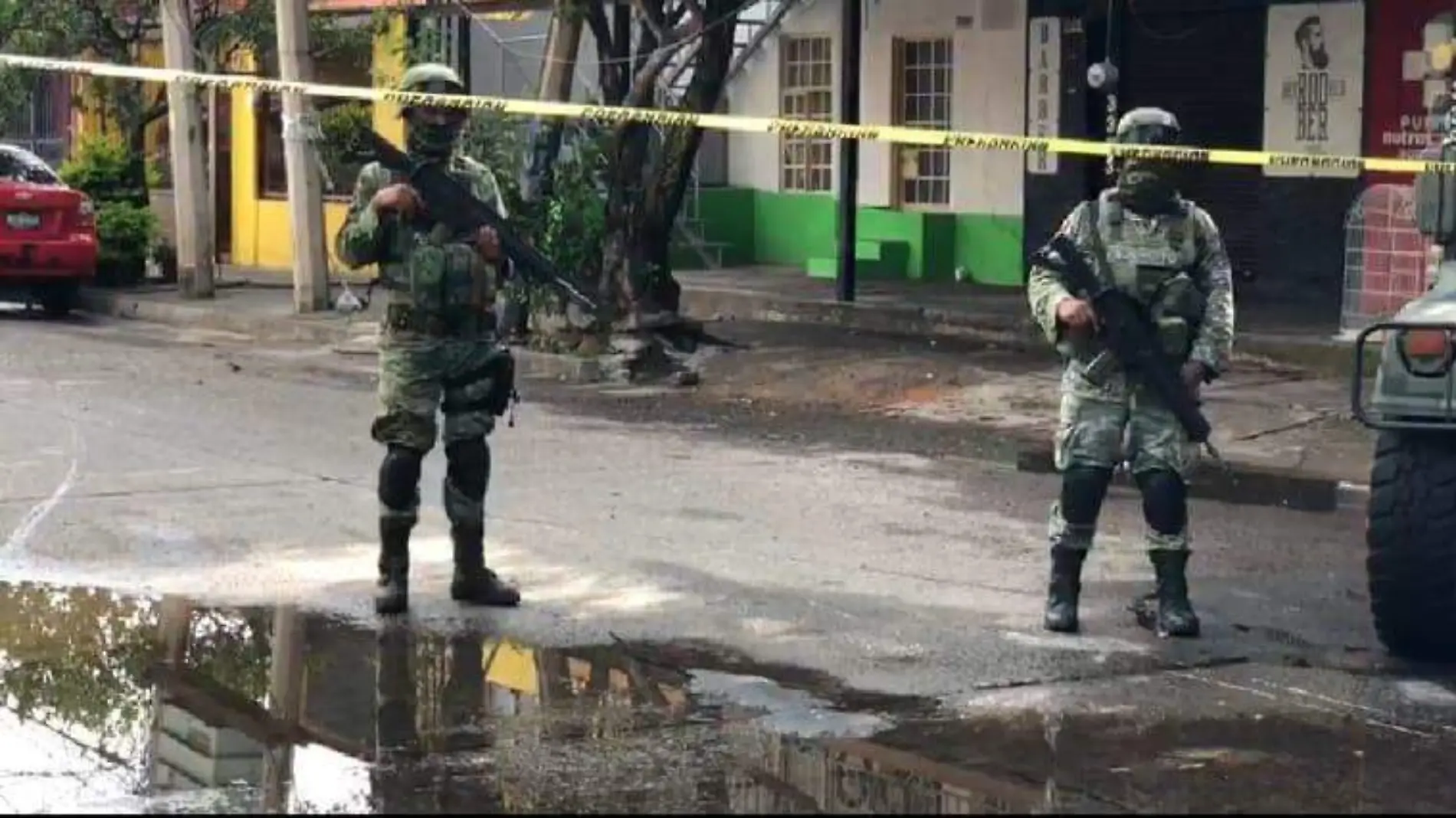 Aseguran vehículos en finca de Lomas de Polanco